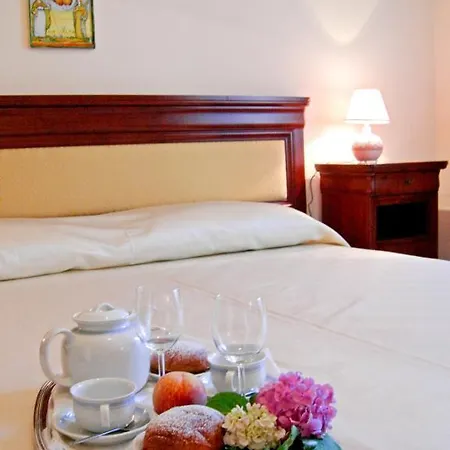 L' Antico Cortile Hotel 2*