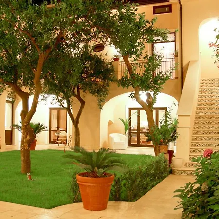 L' Antico Cortile