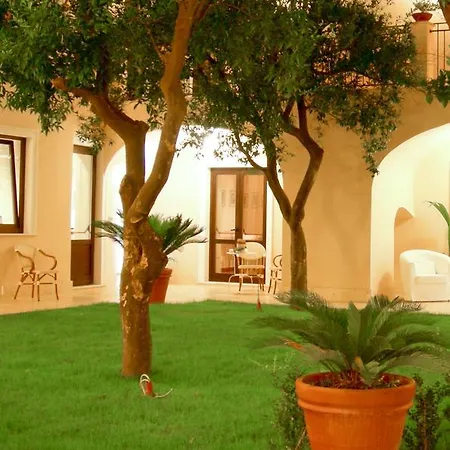 L' Antico Cortile 2*