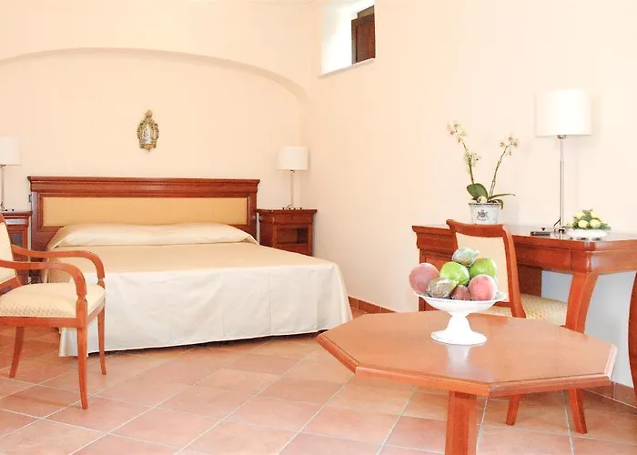 L' Antico Cortile فندق كازيرتا